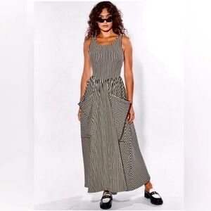 Fashion Brand Company Black and White Striped Midi Dress size LARGE